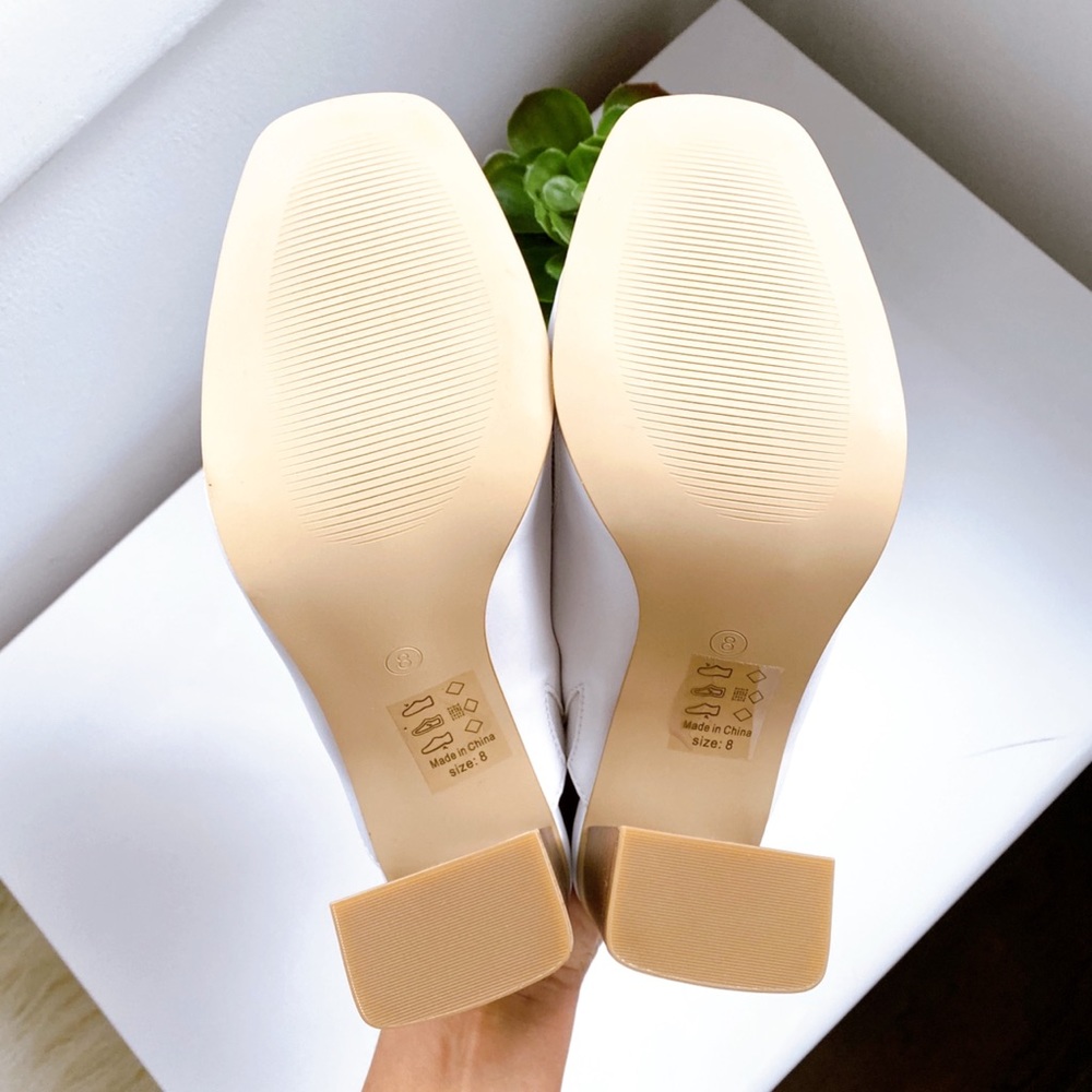 👡 WHITE FAUX LEATHER STITCHED CHUNKY HEEL MULES! - Picture 10 of 16